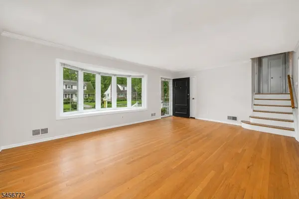43 Roosevelt Ave, Chatham Boro, NJ 07928