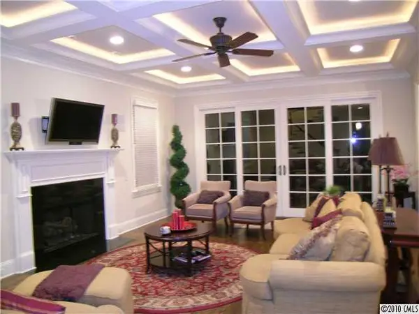3434 Windsor DR, Charlotte, NC 28209