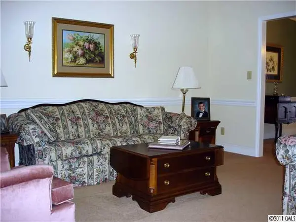 2725 Kirkholm DR, Matthews, NC 28105
