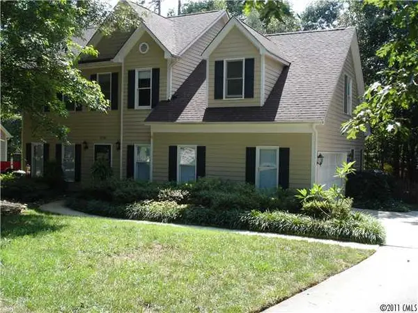 2725 Kirkholm DR, Matthews, NC 28105