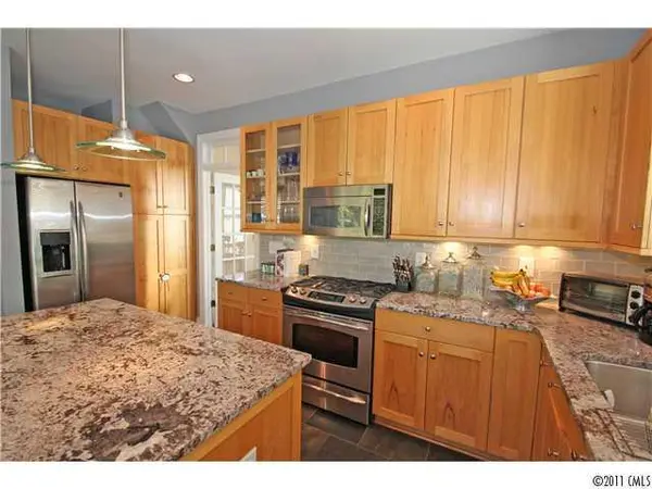 2205 Club RD, Charlotte, NC 28205