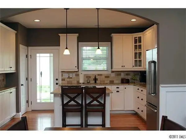 2625 Commonwealth AVE, Charlotte, NC 28205