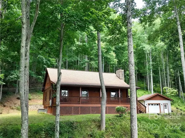 127 Dolan LN, Clyde, NC 28721