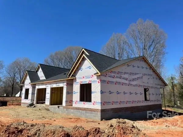 702 W Lee AVE #3, Yadkinville, NC 27055