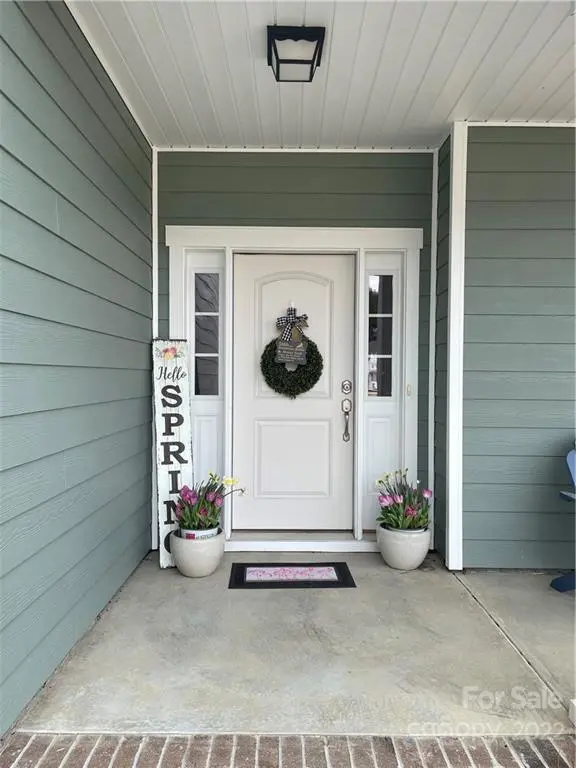 2333 Charity LN, Winterville, NC 27858
