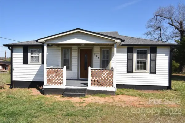 103 1st AVE NE, Hildebran, NC 28637