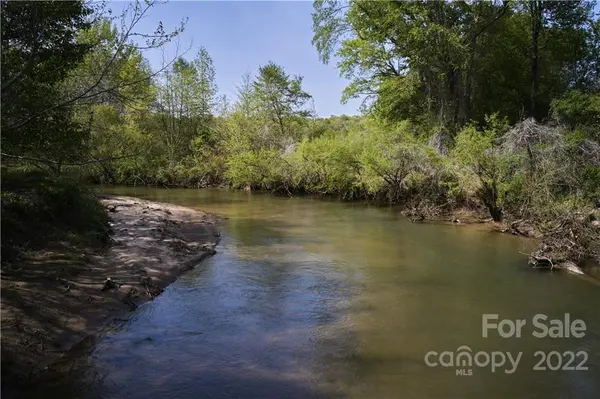5521 Hunting Country RD, Tryon, NC 28782