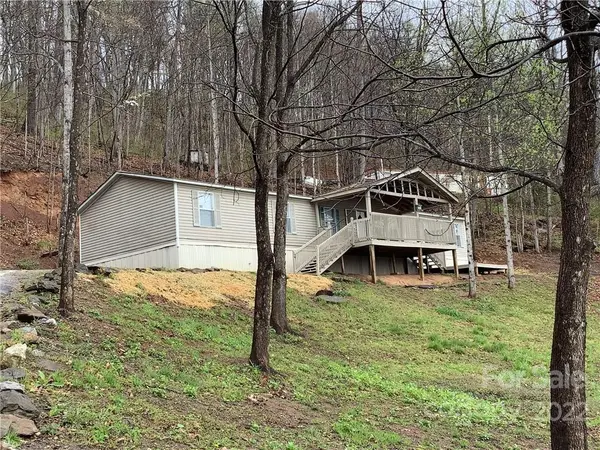 88 Holly Ridge RD,  Candler,  NC 28715