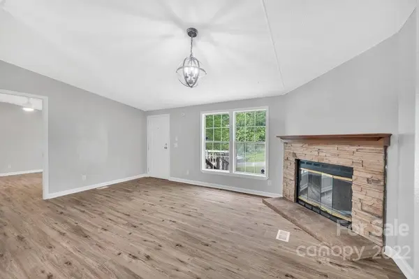 2211 Constance DR #33, Newton, NC 28658