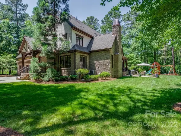 13414 Claysparrow RD, Charlotte, NC 28278