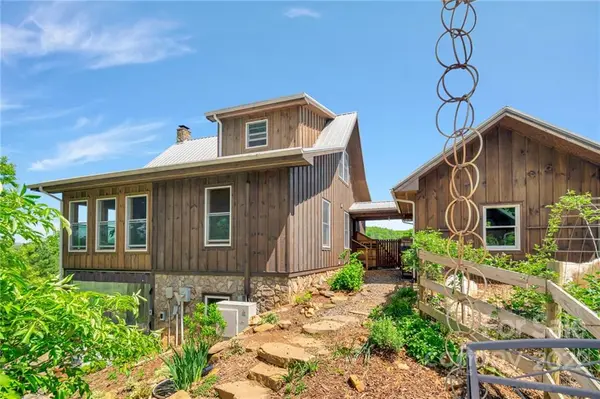 188 Cooper Ridge RD, Crumpler, NC 28617