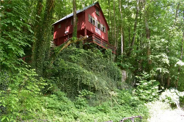 42 Mountain Farm RD, Burnsville, NC 28714
