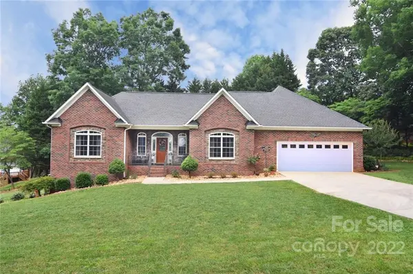 1265 Brookstone DR #83/, Hickory, NC 28602
