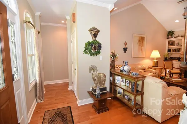 1265 Brookstone DR #83/, Hickory, NC 28602
