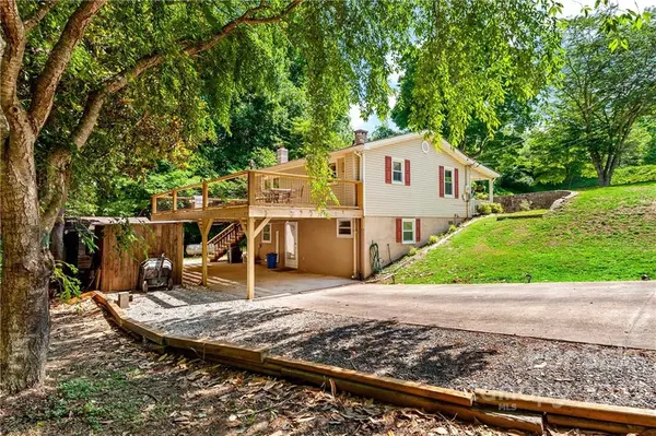 6106 Holiday Shores AVE, Nebo, NC 28761