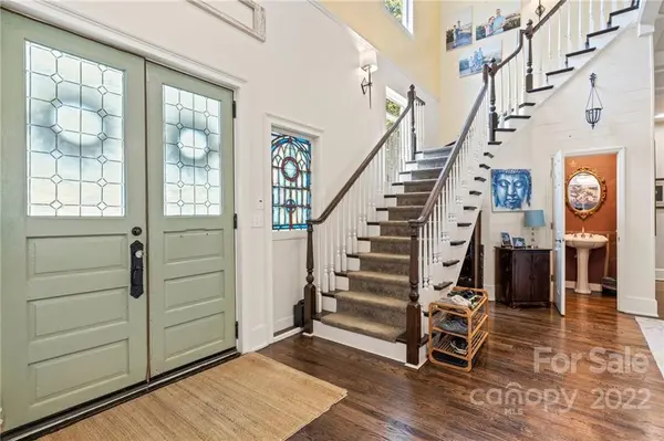 1304 Ransier DR, Hendersonville, NC 28739