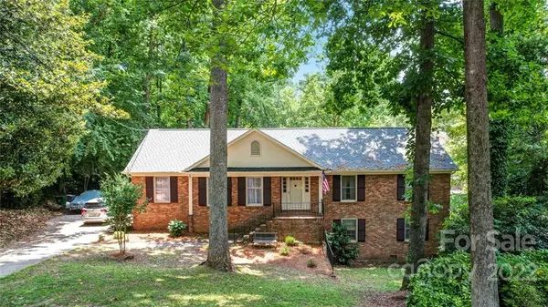 2513 Red Barn LN, Charlotte, NC 28210