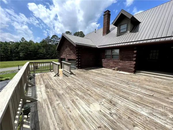 725 Pine Tree RD, Taylorsville, NC 28681