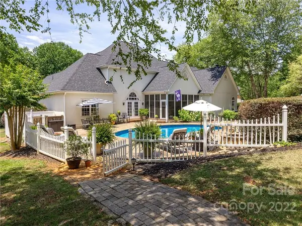 347 Benford DR, Boiling Springs, SC 29316