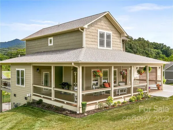 10 Grace CT, Mars Hill, NC 28754