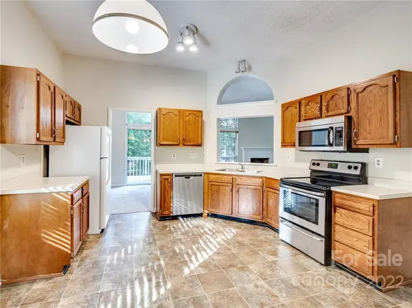 2901 Cross Tie LN, Matthews, NC 28105