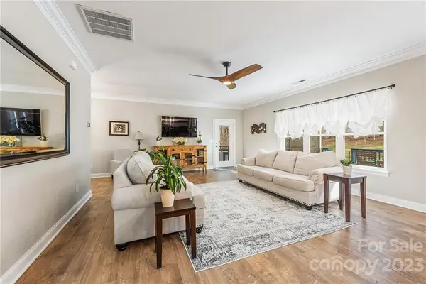 221 Logan Crossing DR, Davidson, NC 28036