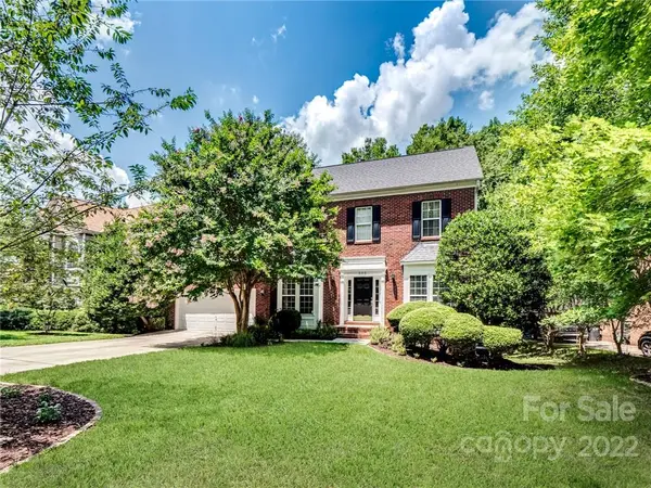 500 Chadmore South DR, Charlotte, NC 28270