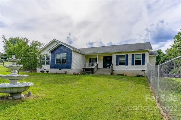 32 Hibiscus Hill DR, Hendersonville, NC 28792