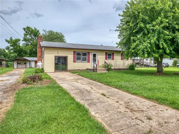 264 Brookside DR, Canton, NC 28716