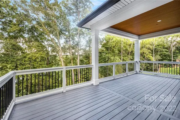 685 Knollcrest DR NE, Concord, NC 28025