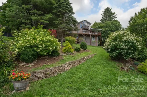 320 Misty Ridge LN, Blowing Rock, NC 28605