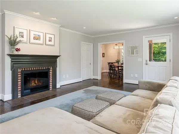 495 Kimberly AVE, Asheville, NC 28804