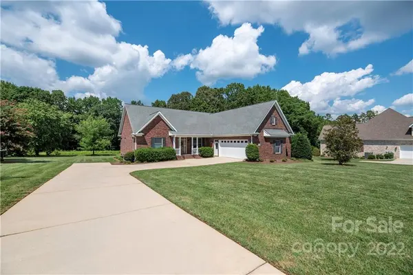 114 W Vista View PL #L9, Mooresville, NC 28117