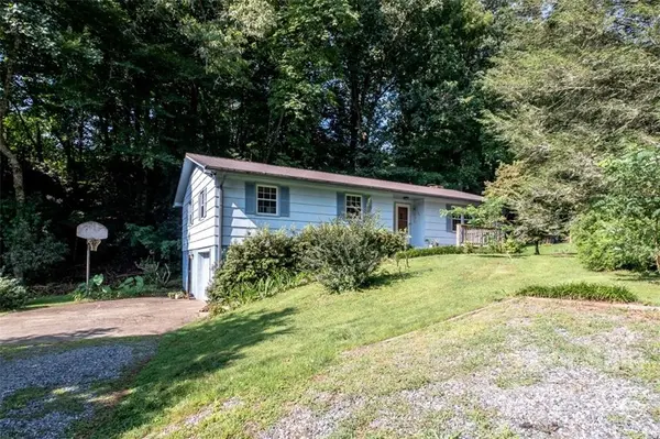 506 Barberry Heights DR, Brevard, NC 28712