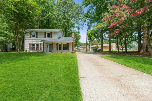5118 Prestwick LN, Charlotte, NC 28212