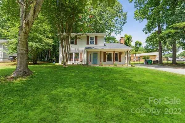 5118 Prestwick LN, Charlotte, NC 28212