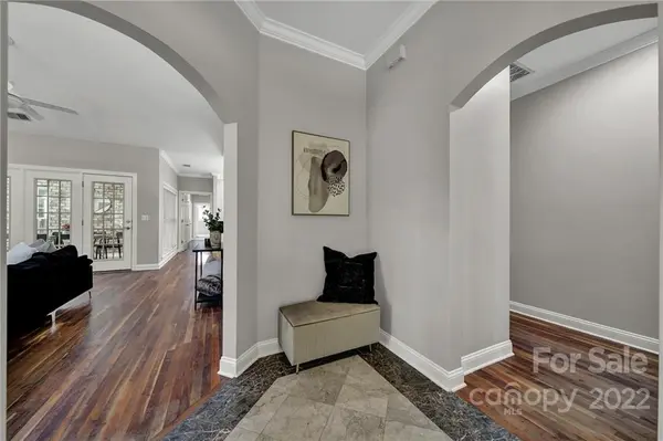 1437 Runnymede LN, Charlotte, NC 28211