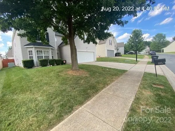 8421 Oak DR, Charlotte, NC 28269