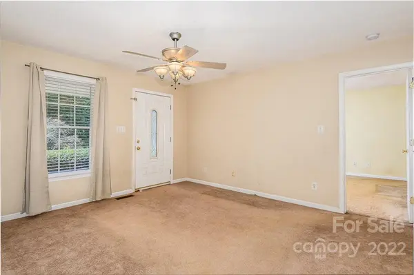 247 Cedar Forest LOOP, Hickory, NC 28601