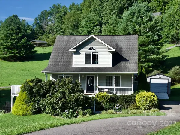 10 Apple Tree WAY, Asheville, NC 28805