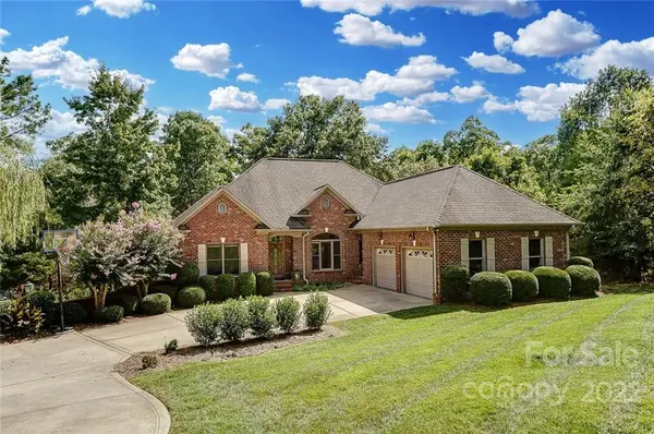 5679 Quail Trail LN, Clover, SC 29710
