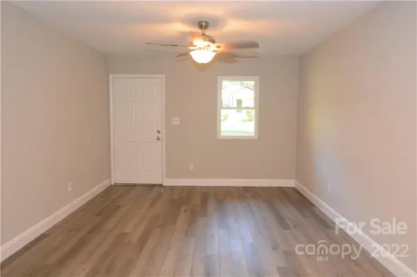 635 Morningside DR, Mount Holly, NC 28120