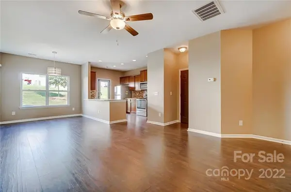 4754 Craigmoss LN, Charlotte, NC 28278