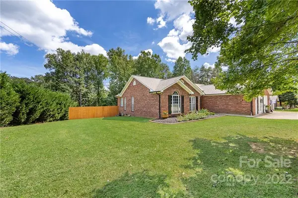7760 Wallace LN, Denver, NC 28037