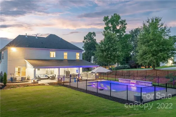 105 HERON COVE LOOP, Mooresville, NC 28117