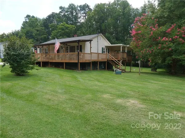1426 16th AVE NE, Hickory, NC 28601