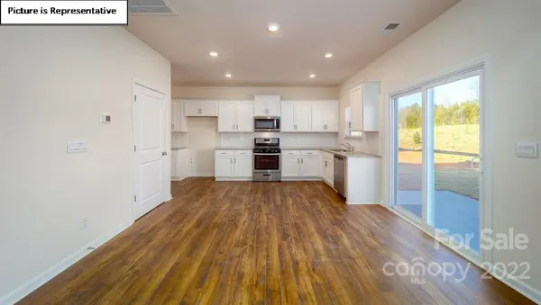8024 Clairwood DR, Charlotte, NC 28269