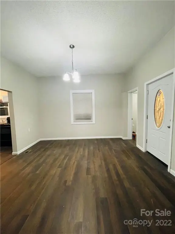 160 28th ST SW, Hickory, NC 28602
