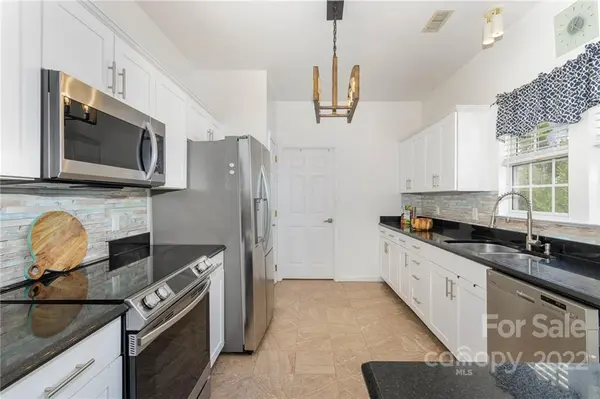 12334 Silveroak LN, Charlotte, NC 28277