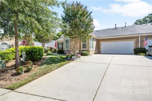 5573 Prosperity View DR, Charlotte, NC 28269